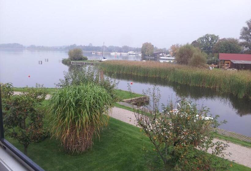 Номер Стандарт, Bootshaus Neustrelitz