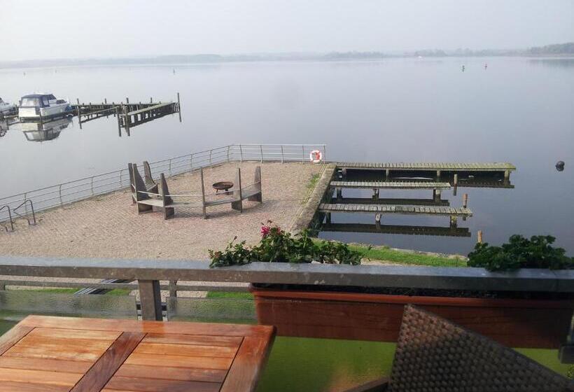 Номер Deluxe Вид на Море с Балконом, Bootshaus Neustrelitz