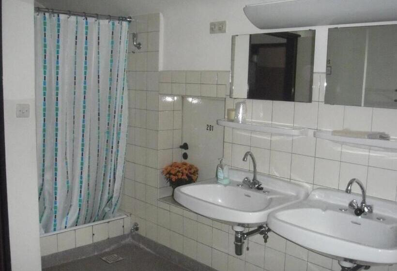 スタンダードトリプルルーム, Pension Ackermann