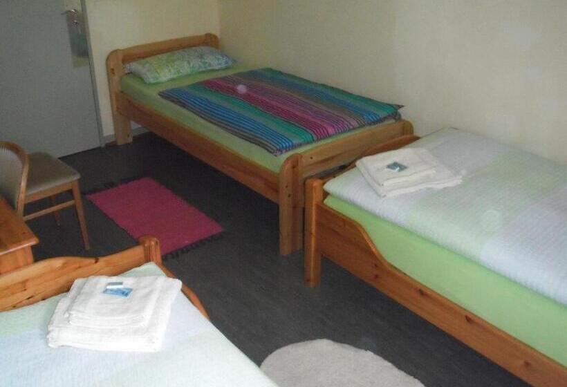 スタンダードトリプルルーム, Pension Ackermann