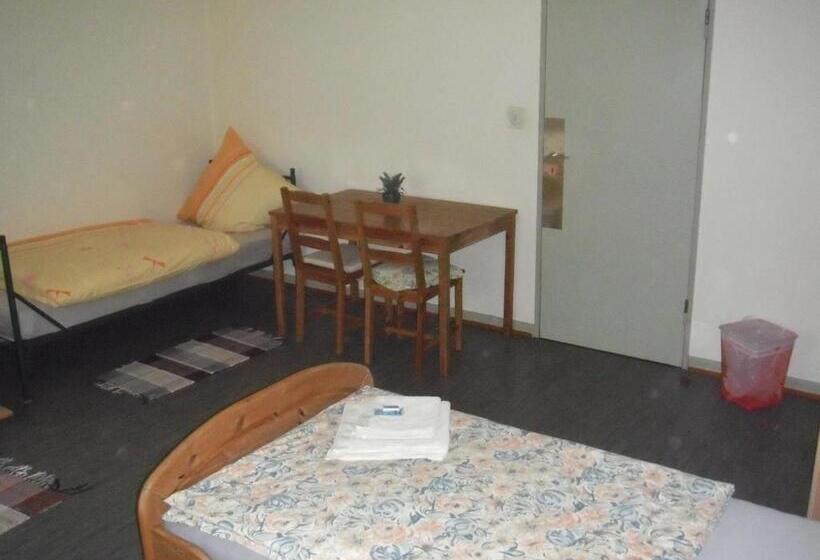 スタンダード4人部屋, Pension Ackermann