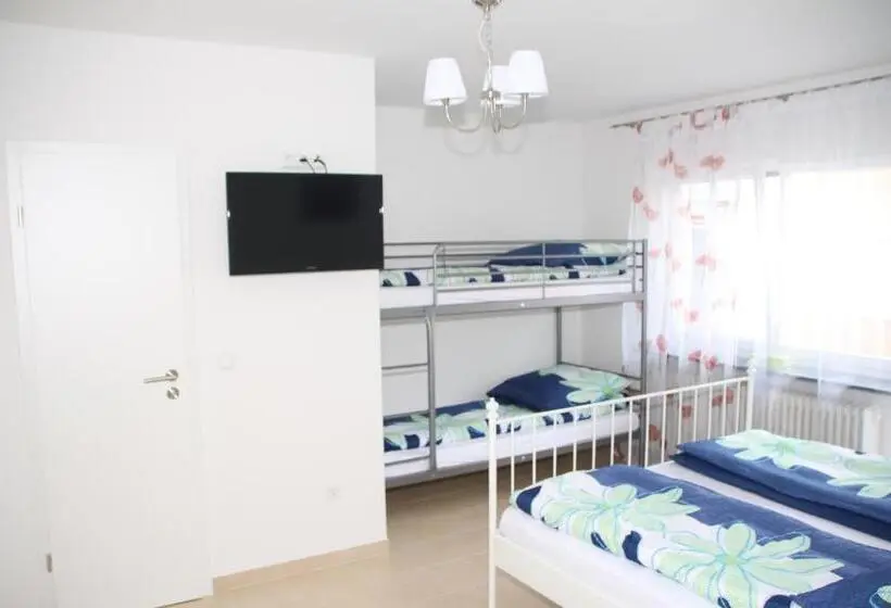 スタンダード4人部屋, Pension Mimosa