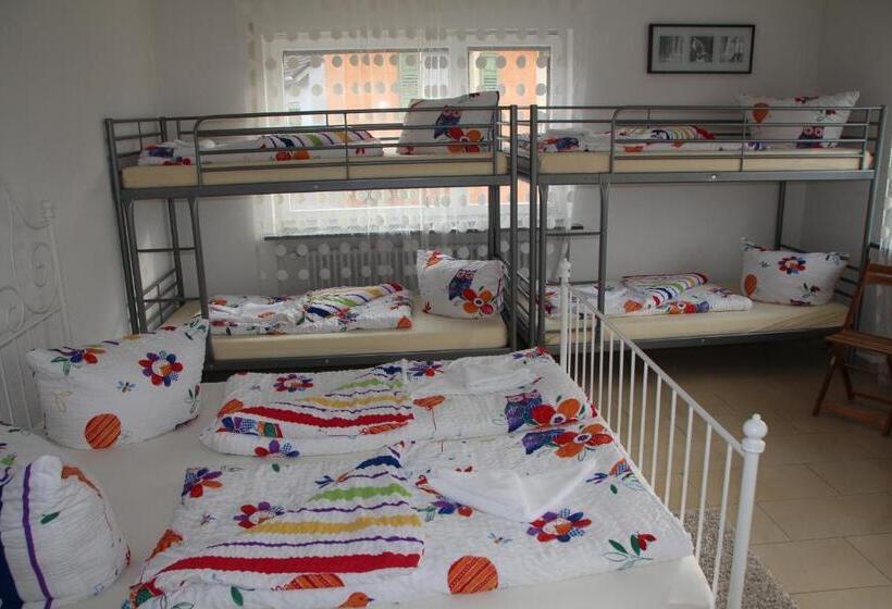 家庭间, Pension Mimosa