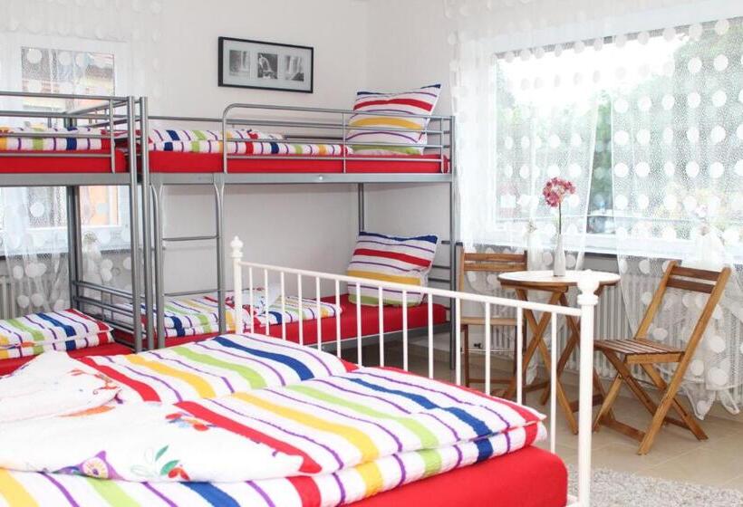 家庭间, Pension Mimosa