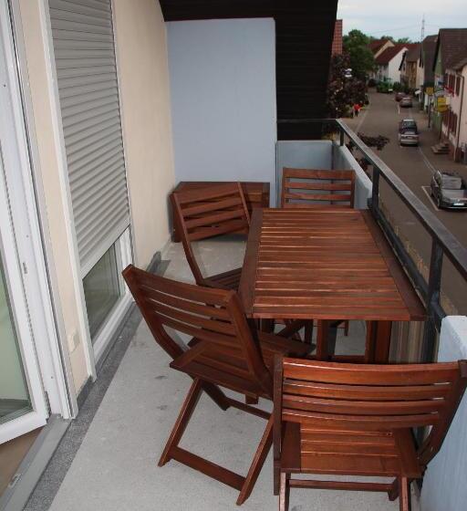 带阳台两卧公寓, Pension Mimosa