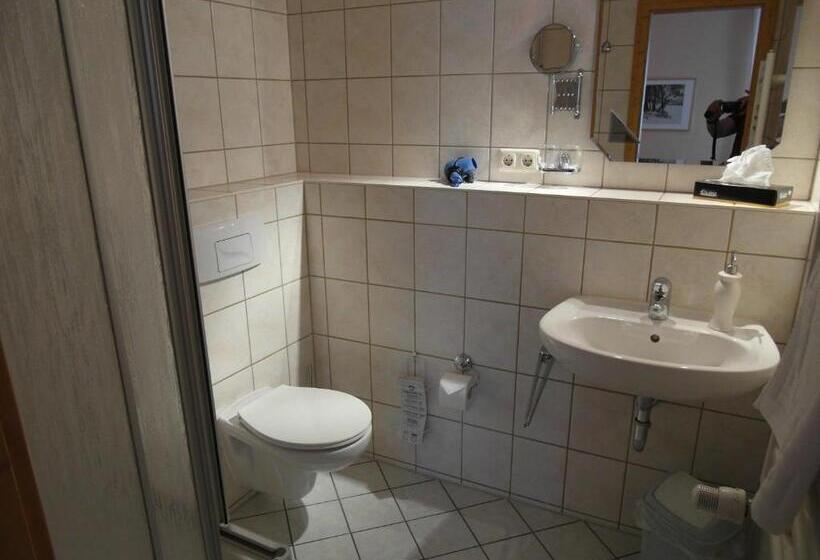 חדר סטנדרט לשלושה, Pension Und Gaststätte Zur Brauschänke