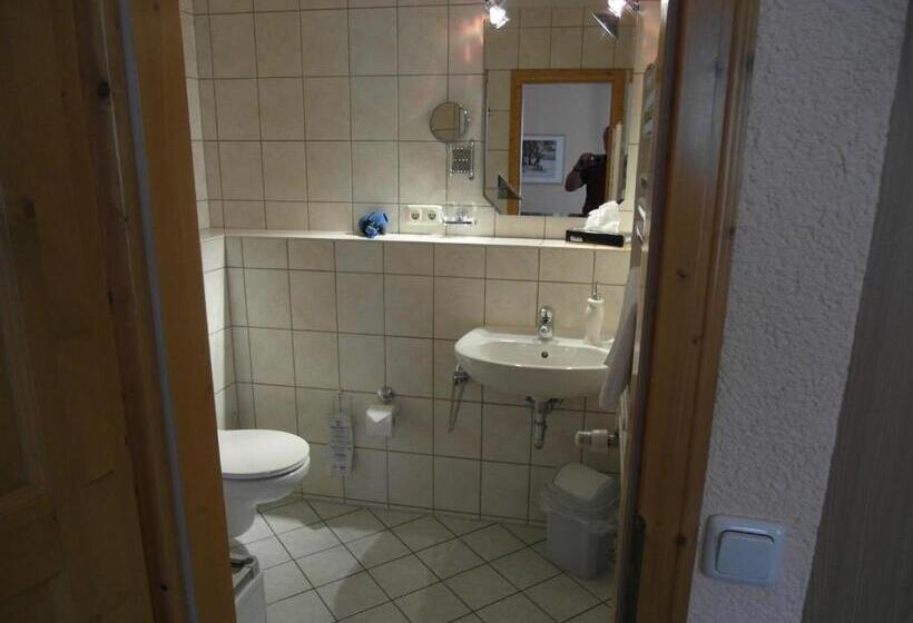 스탠다드 룸, Pension Und Gaststätte Zur Brauschänke