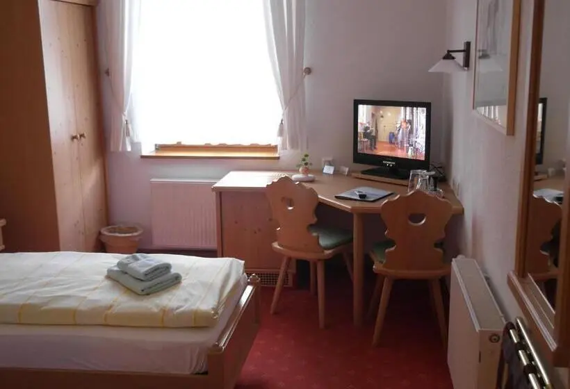ベーシックルーム, Pension Und Gaststätte Zur Brauschänke