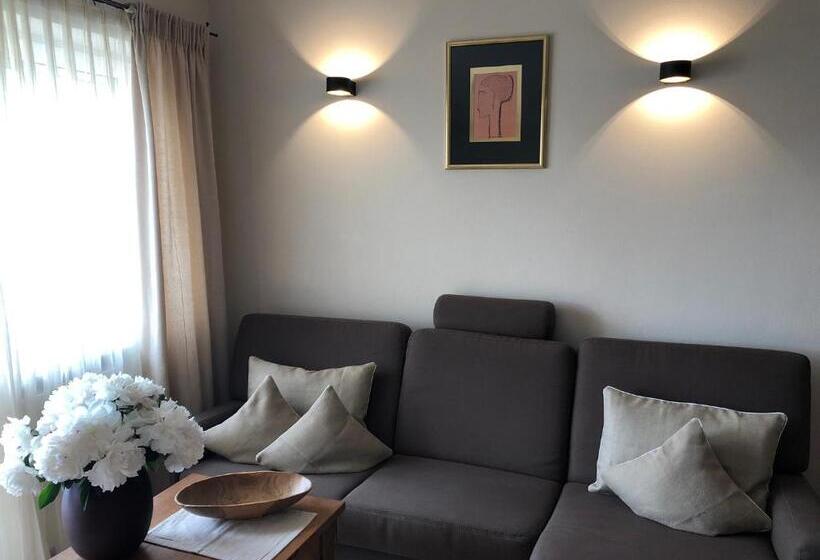 Люкс Вид на Сад, Aparthotel Christine