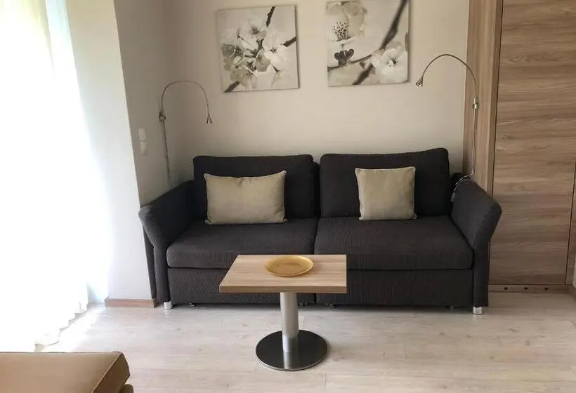 سوییت جونیور, Aparthotel Christine