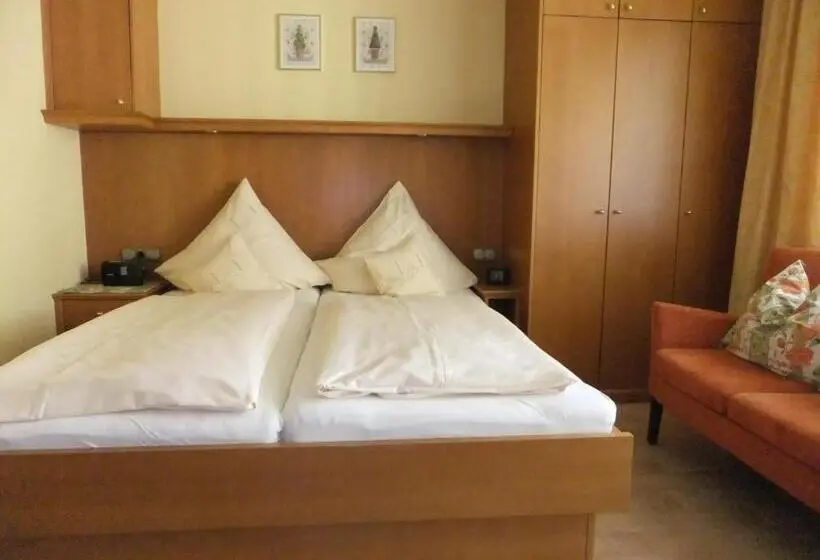اتاق استاندارد با چشم‌انداز باغ, Aparthotel Christine