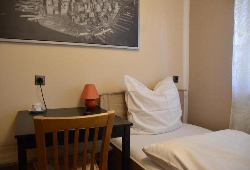 اتاق یک نفره پایه با سرویس بهداشتی مشترک, Boutique Hotel Sena