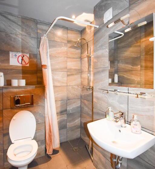 اتاق یک نفره پایه با سرویس بهداشتی مشترک, Boutique Hotel Sena