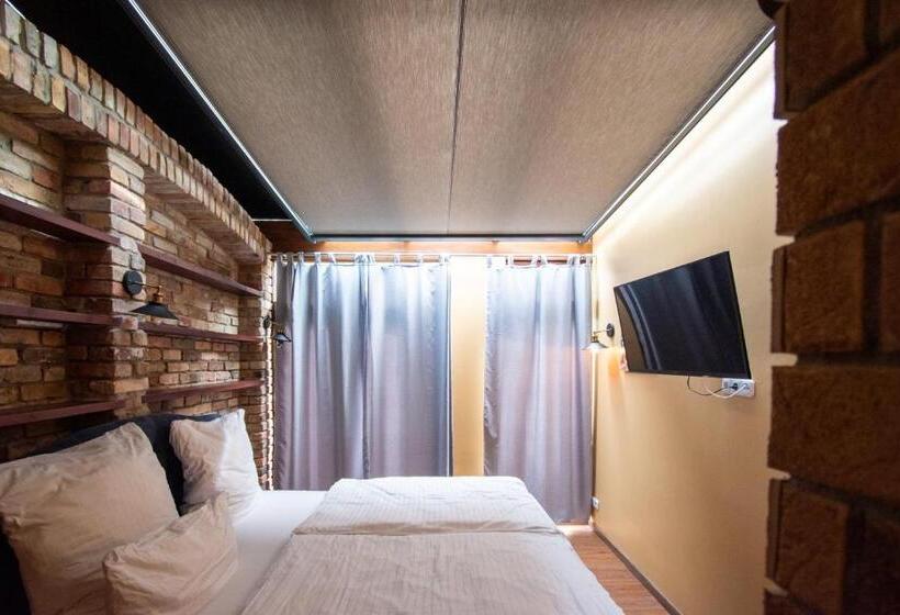 سوییت سوپریور, Boutique Hotel Sena