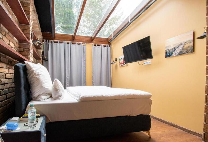 سوییت سوپریور, Boutique Hotel Sena