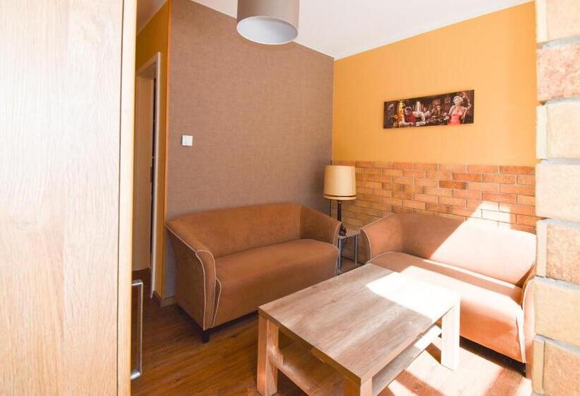 سوییت سوپریور, Boutique Hotel Sena