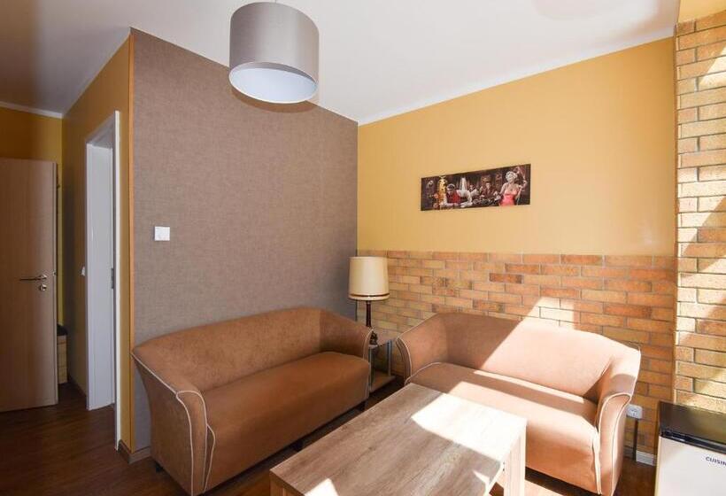 سوییت سوپریور, Boutique Hotel Sena
