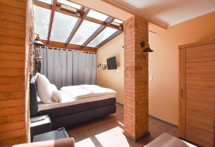 سوییت سوپریور, Boutique Hotel Sena