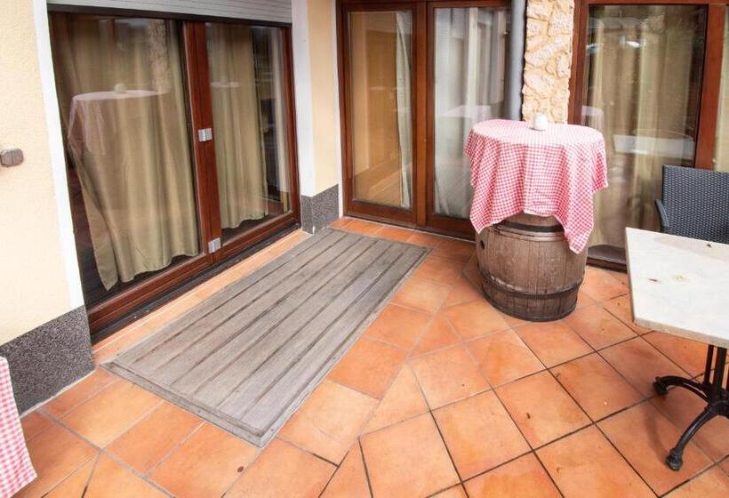 اتاق استاندارد یک نفره, Boutique Hotel Sena