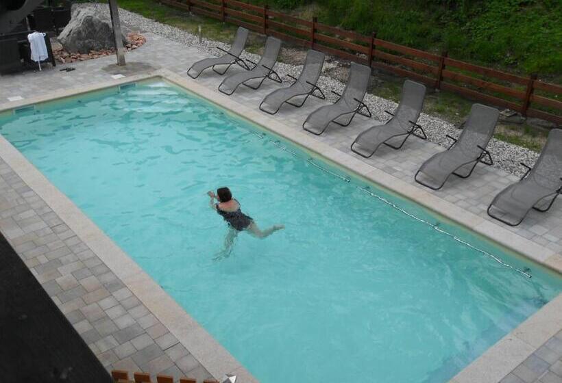 Pokój Rodzinny, Alpenglühn