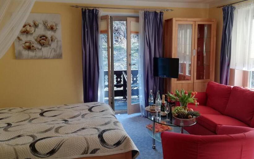 Pokój Rodzinny, Alpenglühn