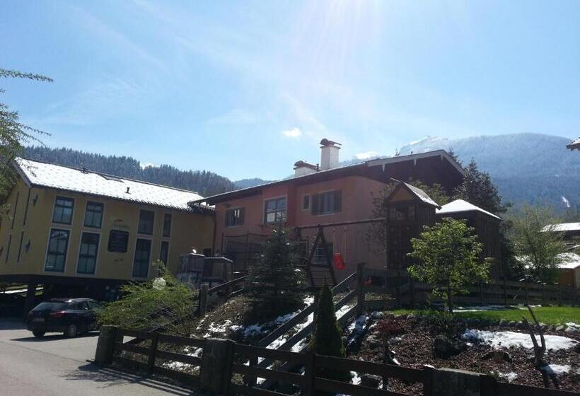 Pokój Rodzinny, Alpenglühn