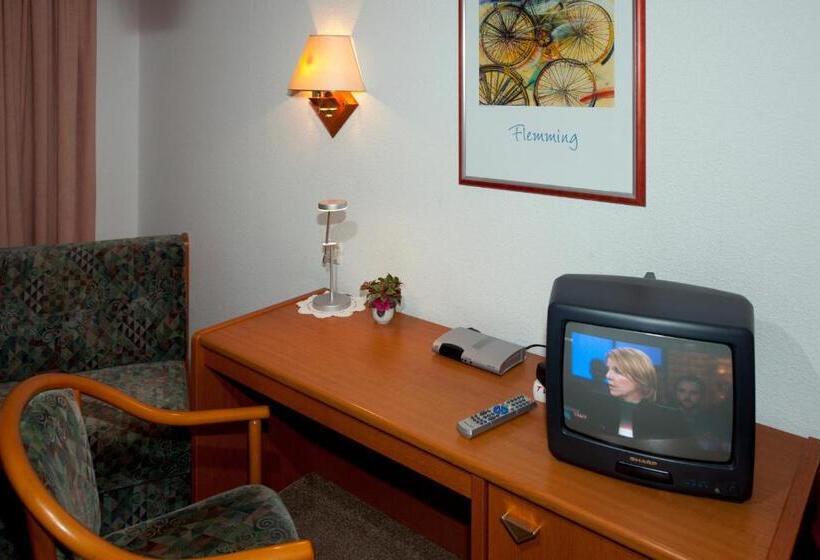 Standard Single Room, Pension Cafe Suzette