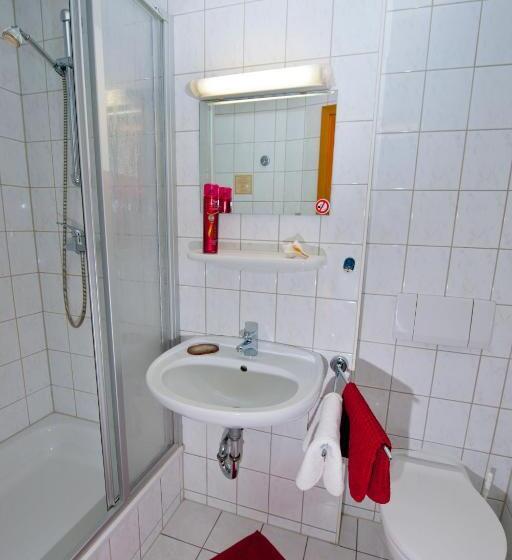 Quarto Economy Individual, Pension Cafe Suzette