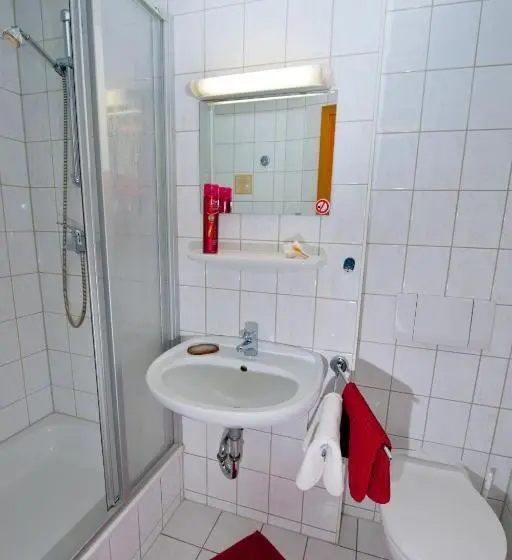 Quarto Economy Individual, Pension Cafe Suzette