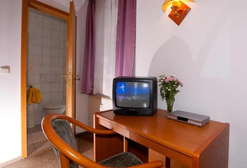 Quarto Economy Individual, Pension Cafe Suzette