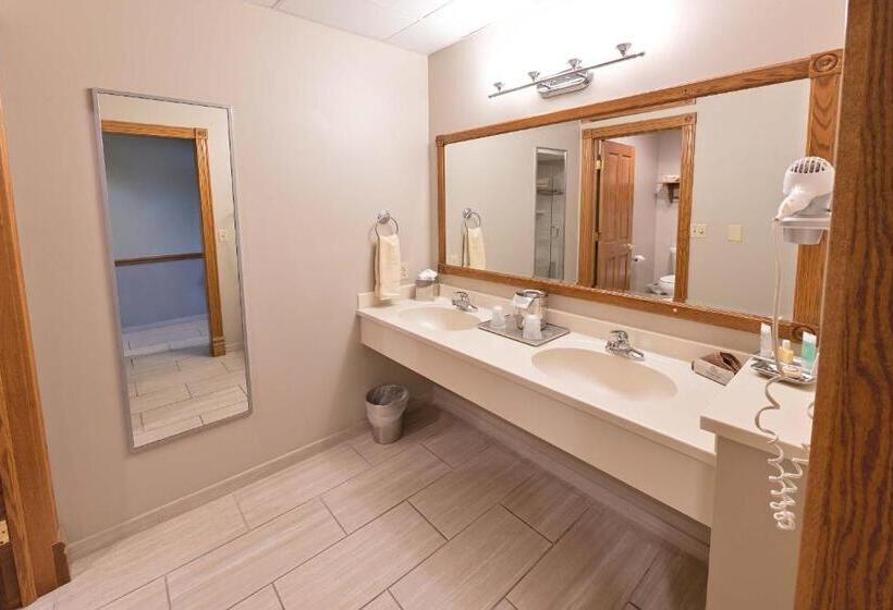 Lakosztály, Carlisle Inn Walnut Creek