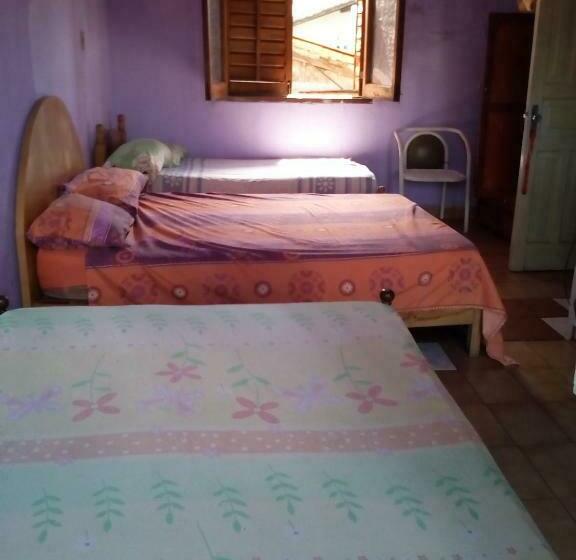 اتاق استاندارد سه تخته با بالکن, San Miguel Hostal