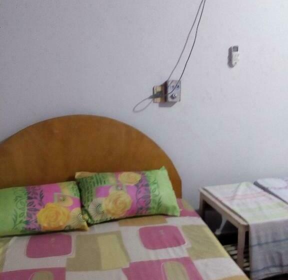 اتاق استاندارد سه تخته با بالکن, San Miguel Hostal