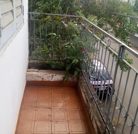 اتاق استاندارد سه تخته با بالکن, San Miguel Hostal