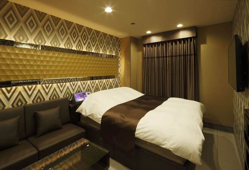 غرفة قياسية, Waltz Okazaki