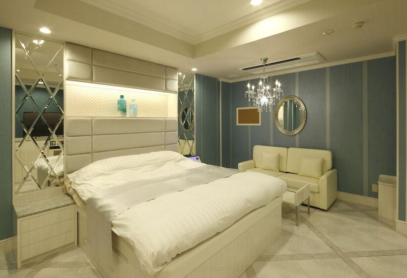 غرفة قياسية, Waltz Okazaki