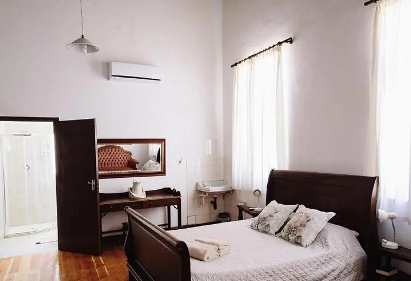 اتاق خانوادگی, White House Guest Farm