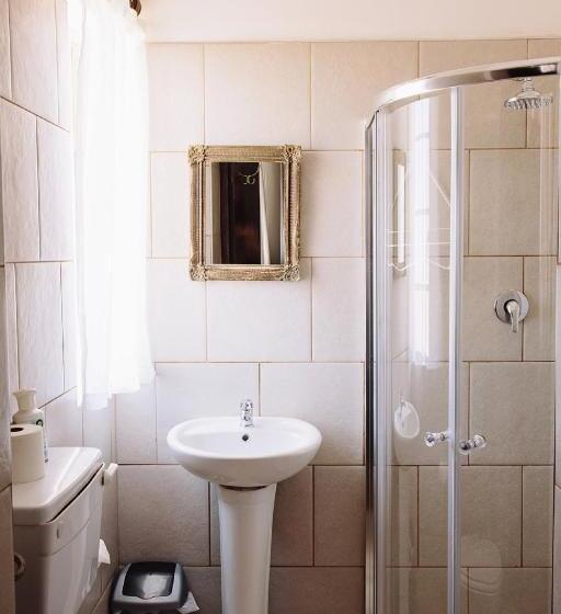 اتاق خانوادگی, White House Guest Farm