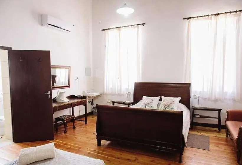 اتاق خانوادگی, White House Guest Farm