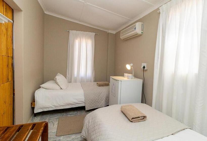 اتاق عادی, White House Guest Farm