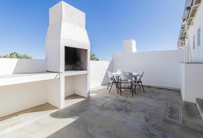 اتاق ساده سه نفره, White House Guest Farm