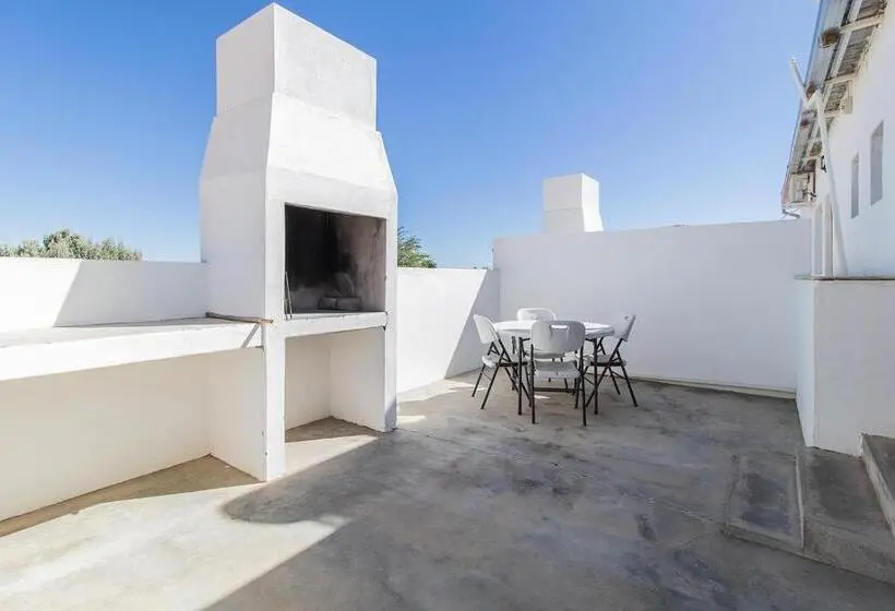 اتاق ساده سه نفره, White House Guest Farm