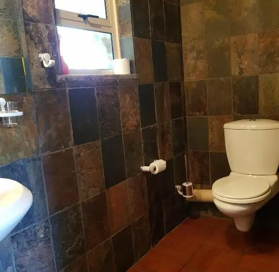デラックスルーム, Crocodile Lodge Cc