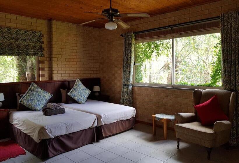 חדר דלוקס, Crocodile Lodge Cc