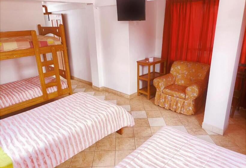 اتاق استاندارد چهار تخته, Kantu Hospedaje