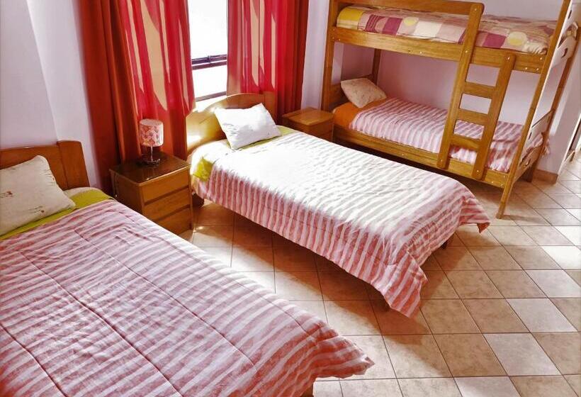 اتاق استاندارد چهار تخته, Kantu Hospedaje