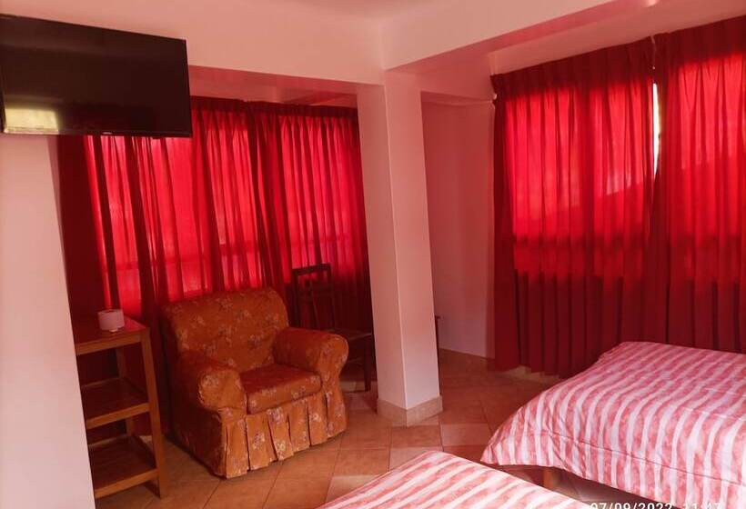 اتاق استاندارد چهار تخته, Kantu Hospedaje