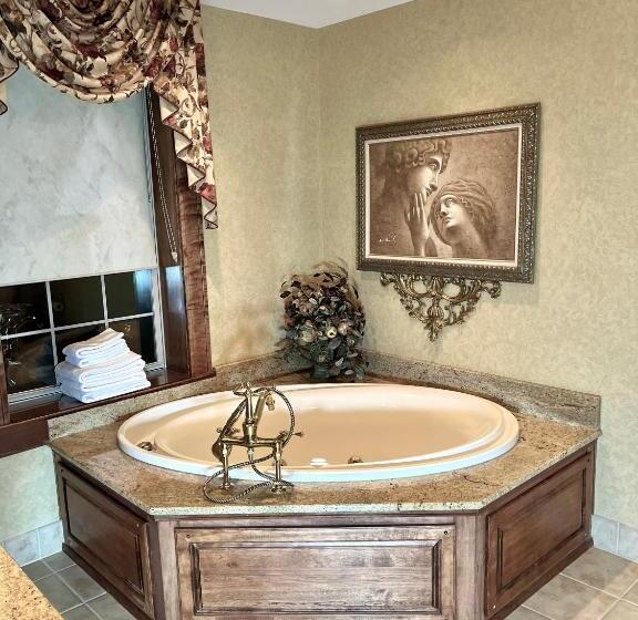 غرفة قياسية سرير كينج, The Port