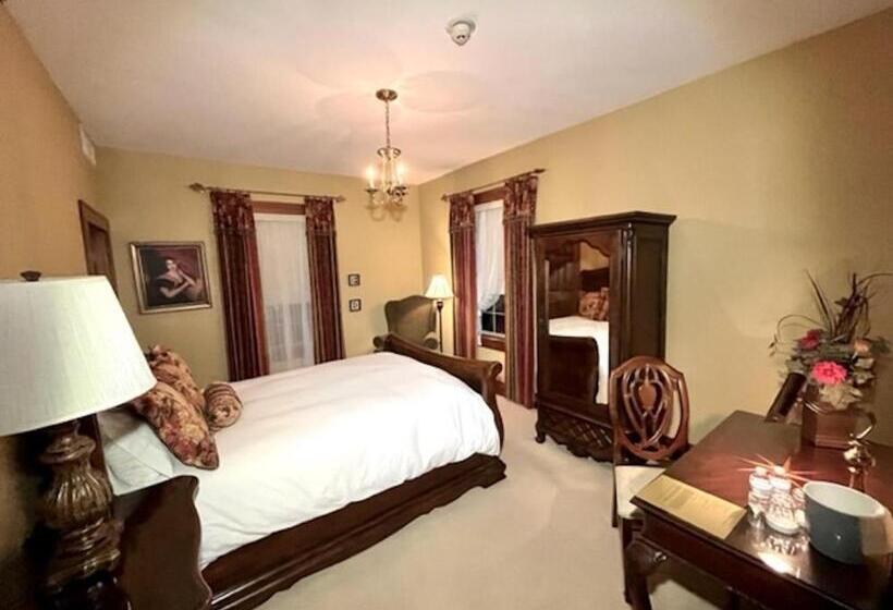 غرفة ديلوكس, The Port