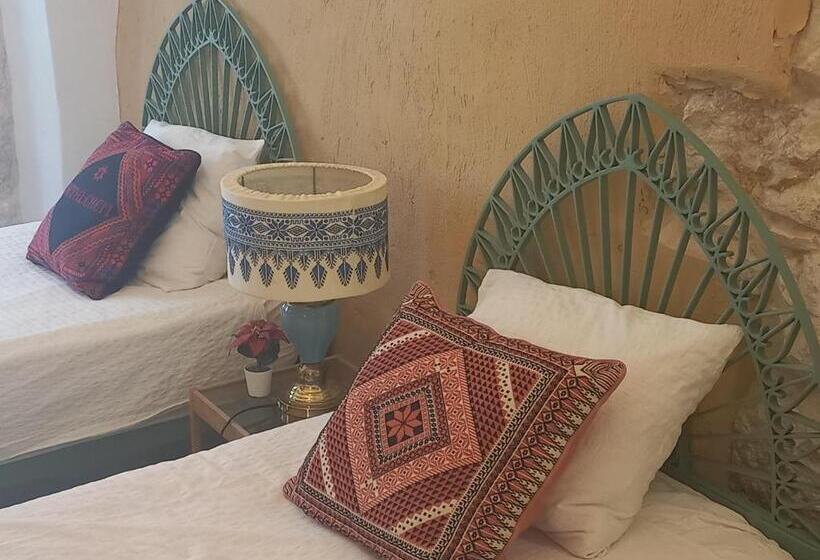 اتاق استاندارد, Dar Al Majus